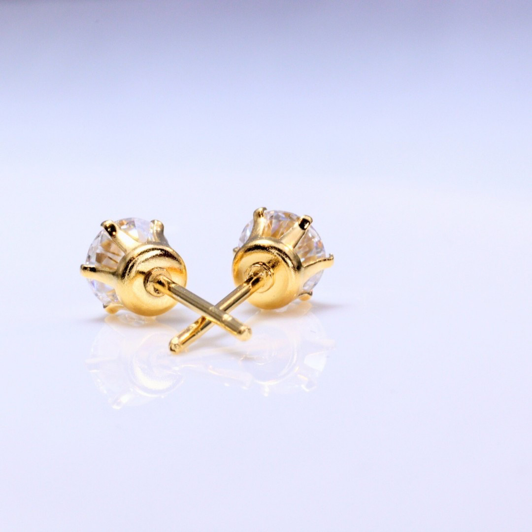 「つけっぱなしOK」サージカルステンレス316L モアサナイト　スタッドピアス　5mm イエローゴールド