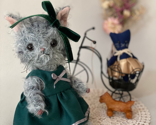 ☆モスグリーンワンピのにゃんこ☆ 猫ぬいぐるみ 猫 ぬいぐるみ モヘア
