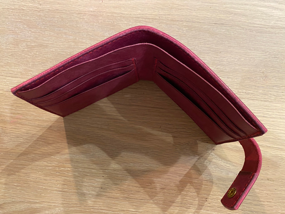 マルゴーフォグのシンプルな折り財布 