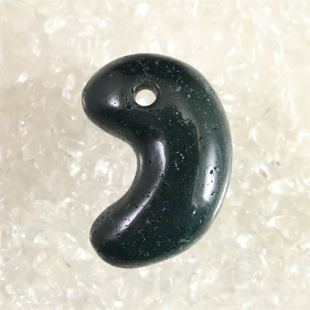 出雲瑪瑙碧玉飛龍勾玉宝石鑑別書付き 出雲瑪瑙碧玉飛龍勾玉 宝石鑑別書付き 出雲瑪瑙碧玉飛龍勾玉