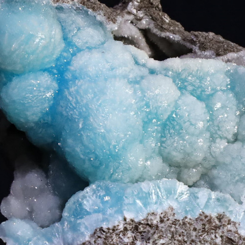 キラキラした心地よいブルー 天然 ヘミモルファイト（異極鉱）54g