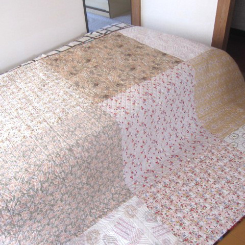 パッチワークベッドカバー☆エンプロイタリーとサンプラーキルト パッチワークベッドカバー☆エンプロイタリーとサンプラーキルト