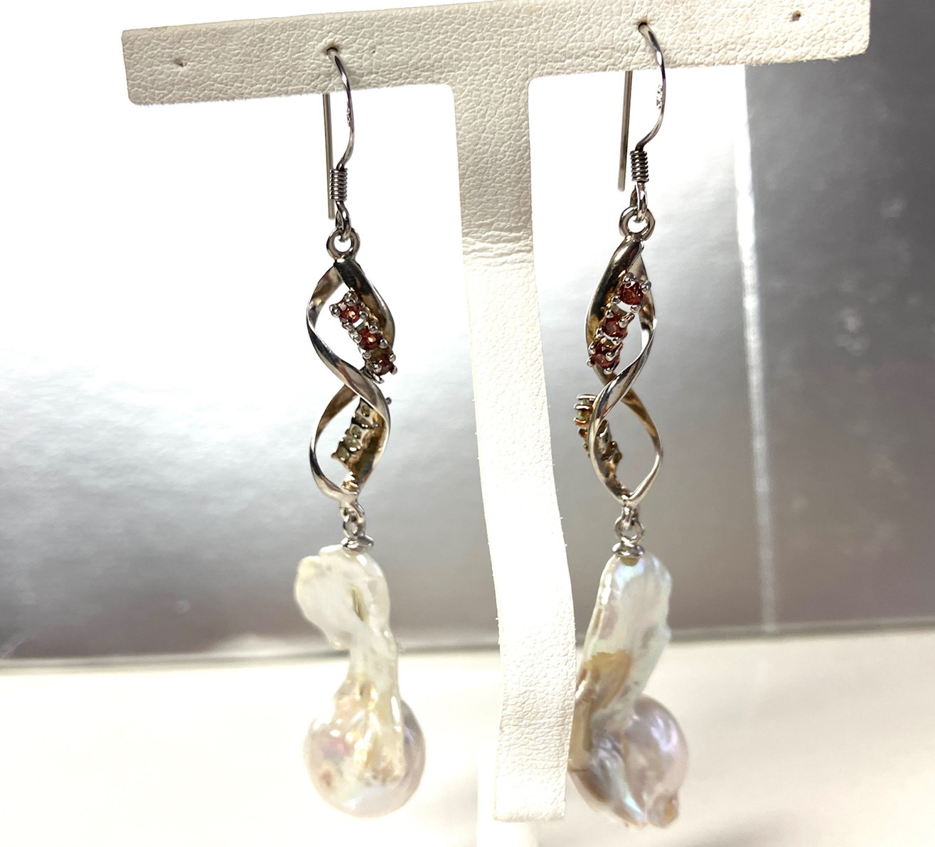 淡水超バロック真珠ピアス　ｶﾞｰﾈｯﾄ・ﾍﾟﾘﾄﾞｯﾄ付き