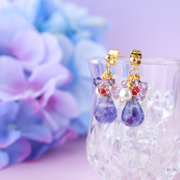 タンザナイト の小さな紫陽花ソーダ ピアス イヤリング クリームソーダ ラベンダー 天然石 2枚目の画像