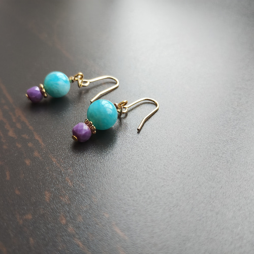 アマゾナイトとフォスフォシデライトのミニピアス ピアス（フック  