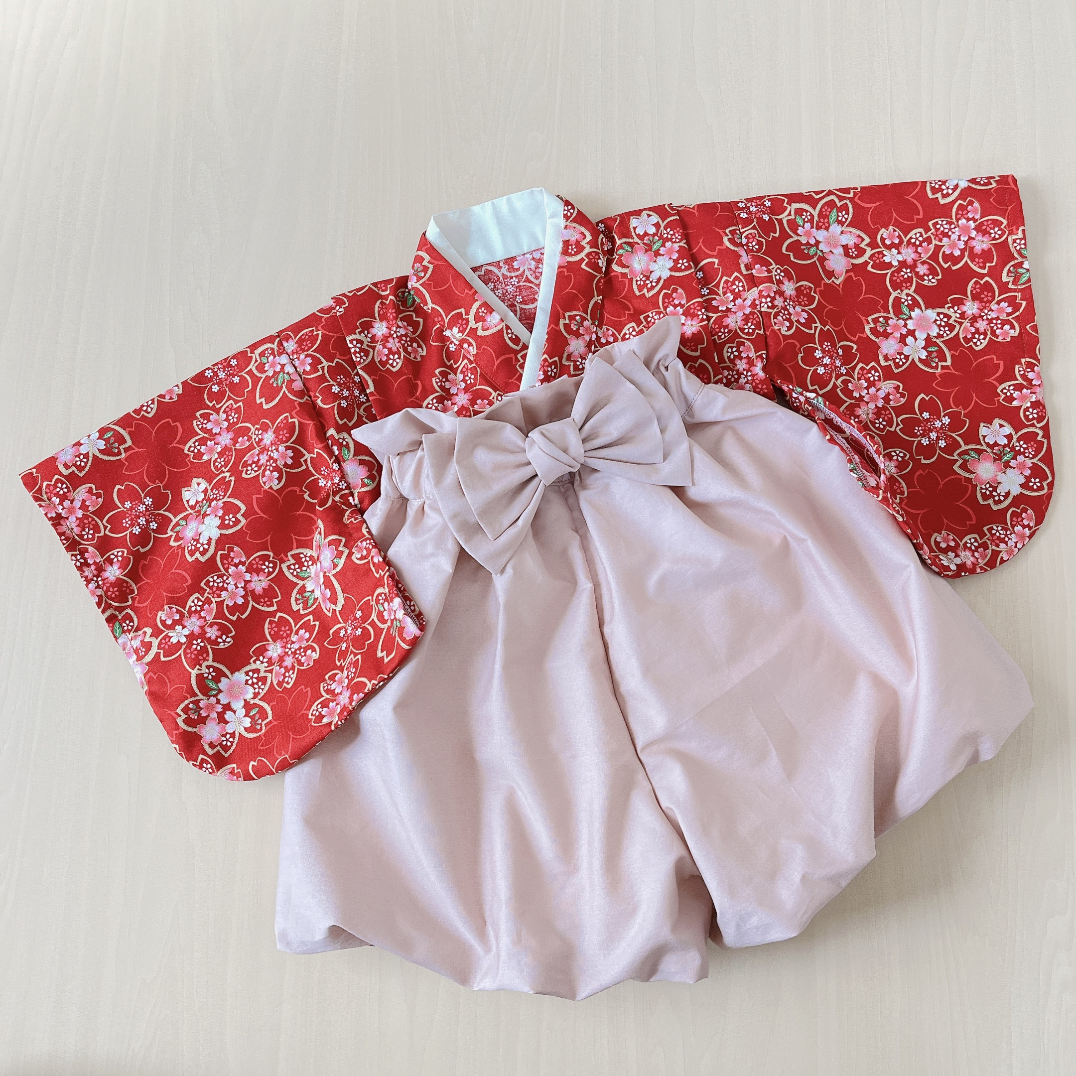 送料無料【60-70】ベビー袴　さくら(赤)✖︎くすみピンクの袴