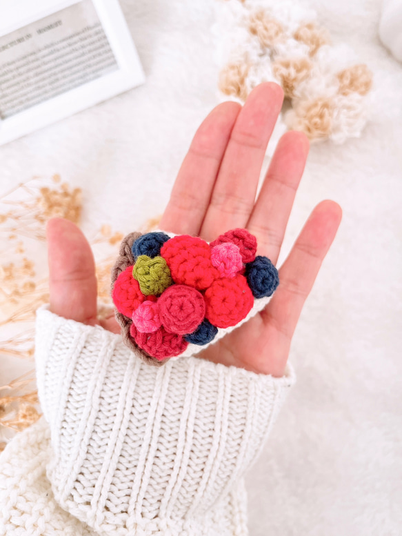 a*y様 いちごのロールケーキ キーホルダー 編みぐるみ◎ a*y様 いちごのロールケーキ キーホルダー 編みぐるみ◎ a*y様 いちご