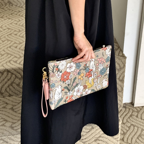 仕分けのできる便利な収納】夏ジャガードウサギとキノコ収納クラッチ 