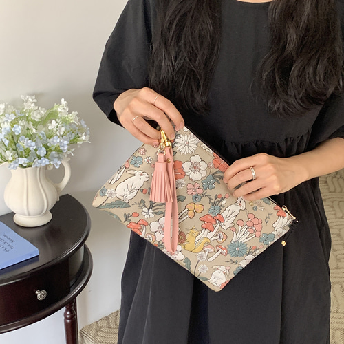 仕分けのできる便利な収納】夏ジャガードウサギとキノコ収納クラッチ 