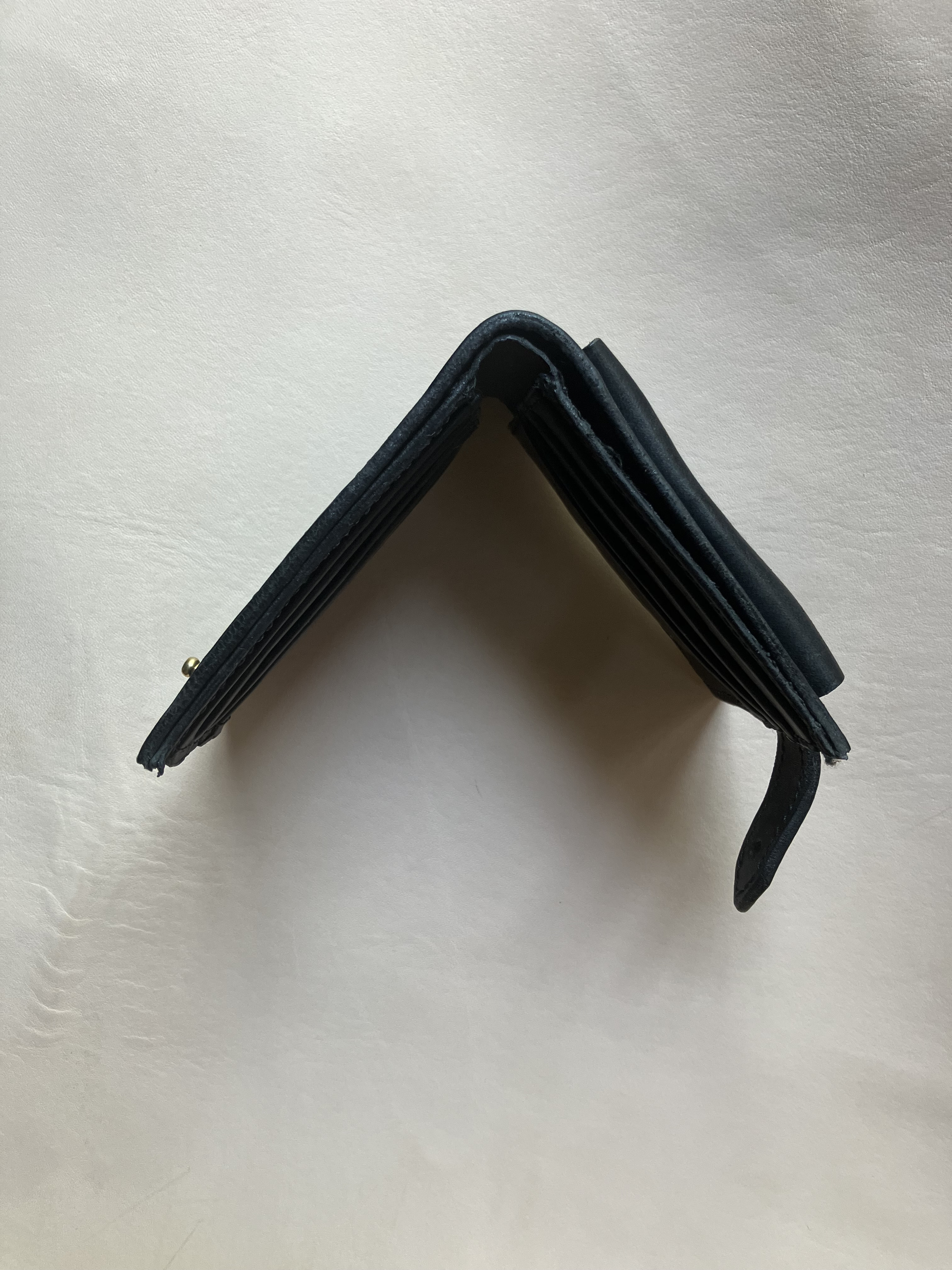 折り財布　　真鍮レザー　イタリアンレザー