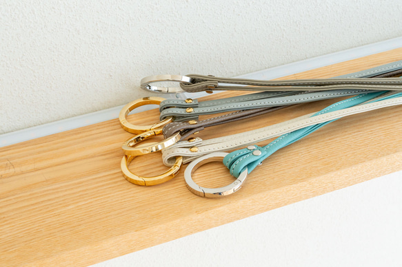 しっぽのついたスマホケース「クベル」専用ショルダーストラップ 1枚目の画像