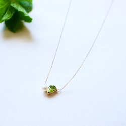 [Sot to] K10YG ペリドットとアコヤ真珠のアシンメトリーネックレス 7枚目の画像