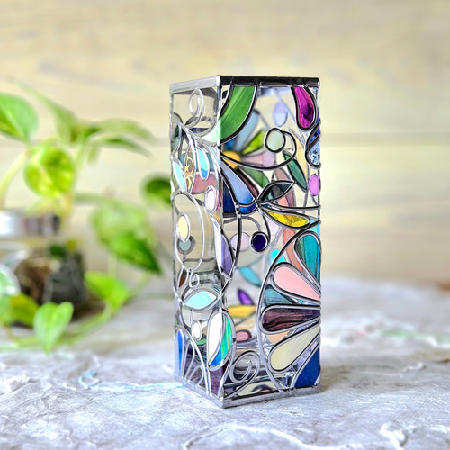 空間にアートを添える、唯一無二の花器 空間にアートを添える、唯一無二の花器