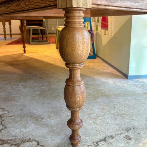 店舗向け大型テーブル2700mm おしゃれなろくろ足ダイニングテーブル