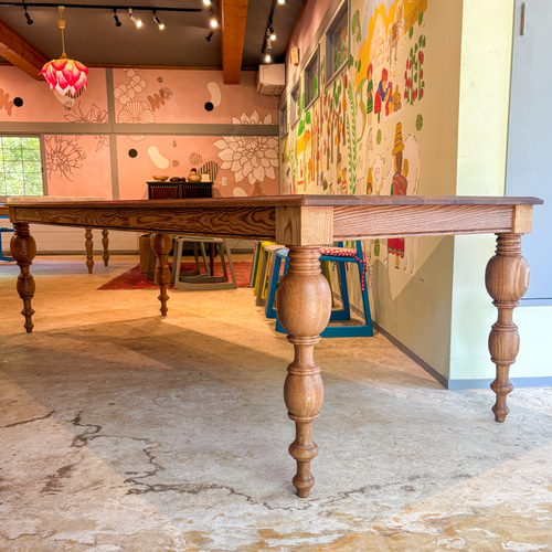 店舗向け大型テーブル2700mm おしゃれなろくろ足ダイニングテーブル