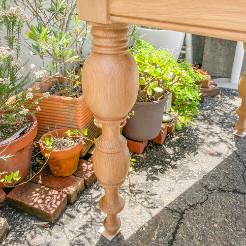 店舗向け大型テーブル2700mm おしゃれなろくろ足ダイニングテーブル