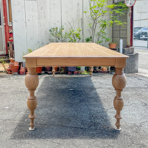 店舗向け大型テーブル2700mm おしゃれなろくろ足ダイニングテーブル