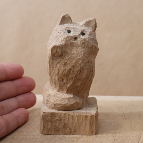 招き猫（右手）木彫り 木製 ネコの置物 ペルシャ猫 インテリア雑貨