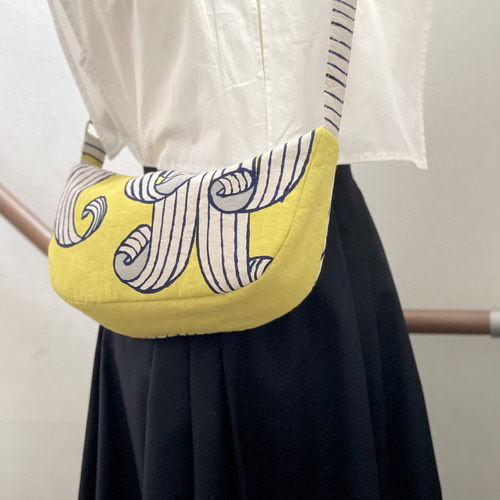 ⚮̈ミナペルホネンswing yellow かくれんぼトート