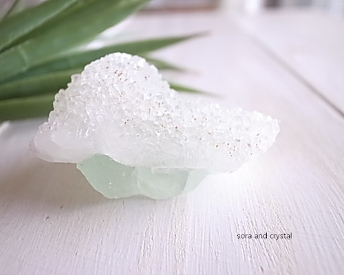 特大　最高の癒し.グリーンフローライト １４kg原石(購入者特典有り) レア！クォーツオングリーンフローライト 原石 66g 天然石 天然石 宙