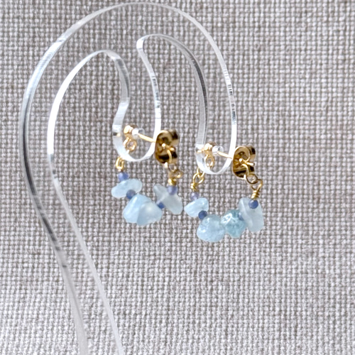 さざれ石の小ぶりなフープピアス アクアマリン [No.088] ピアス