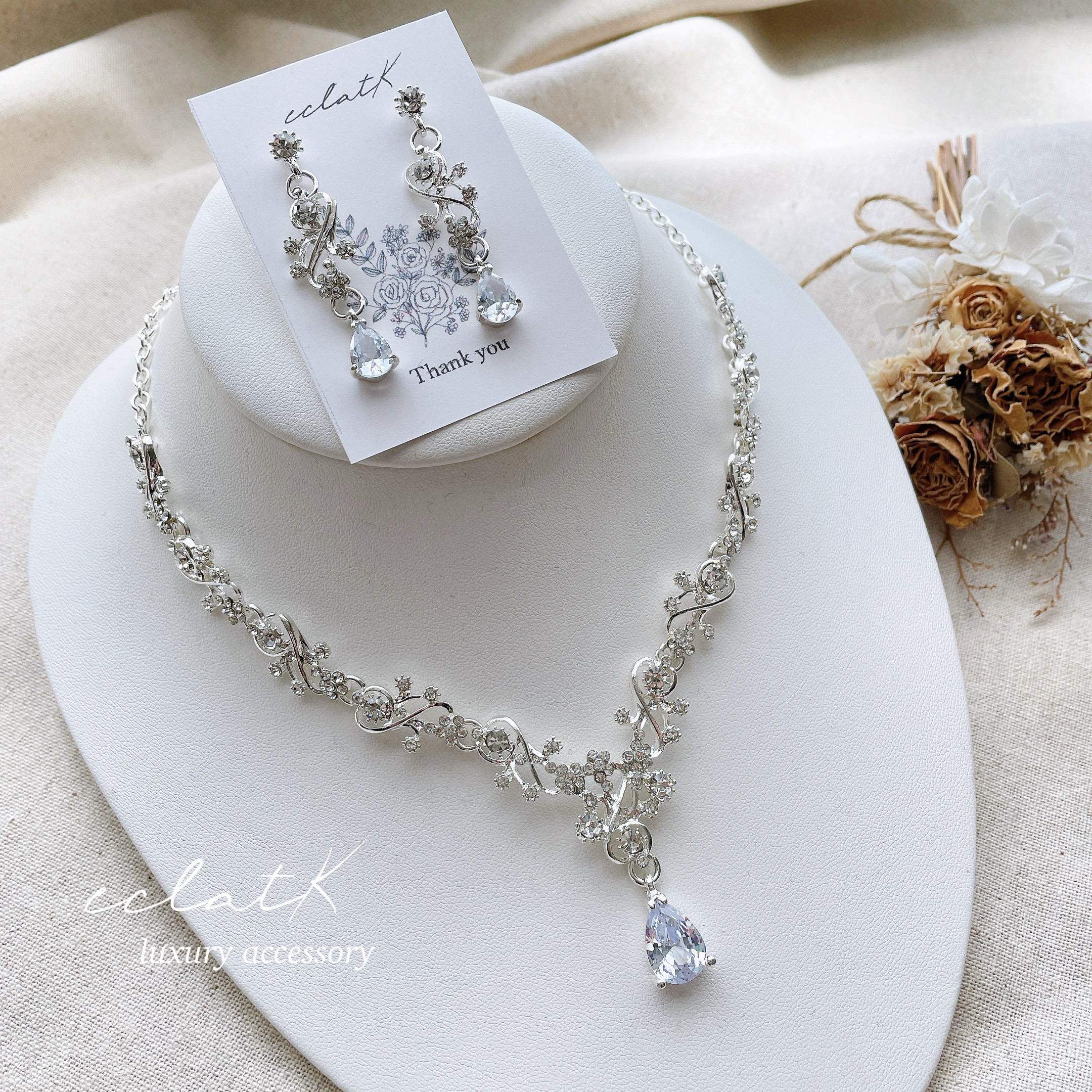 花形デザインのネックレスとイヤリングセット NEW 》ボタニカルデザイン/ブライダルネックレスセットK 結婚式 花嫁