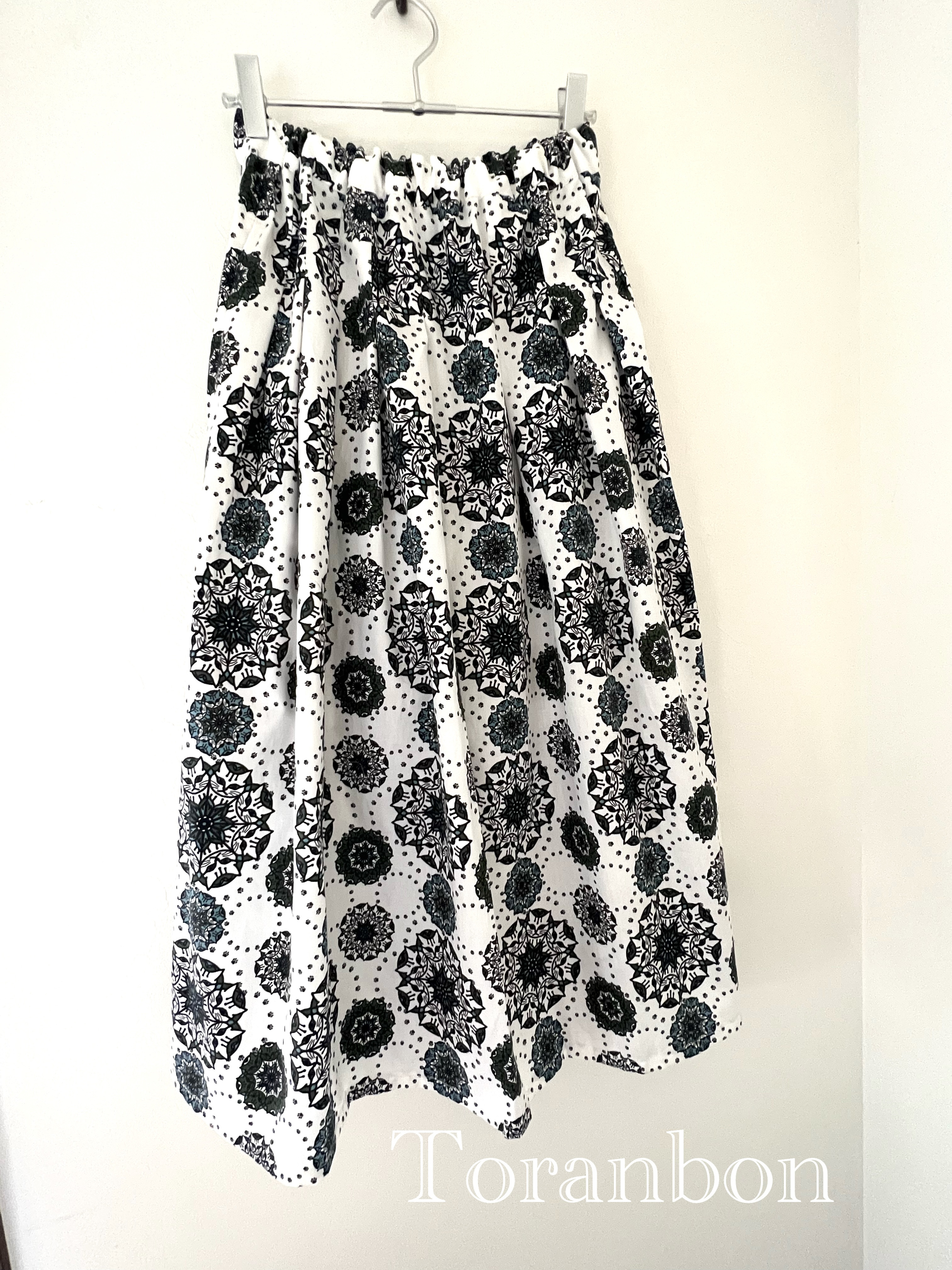 【ポケットなし・受注製作】人気のタックスカート　ポケットない分お安くなっています