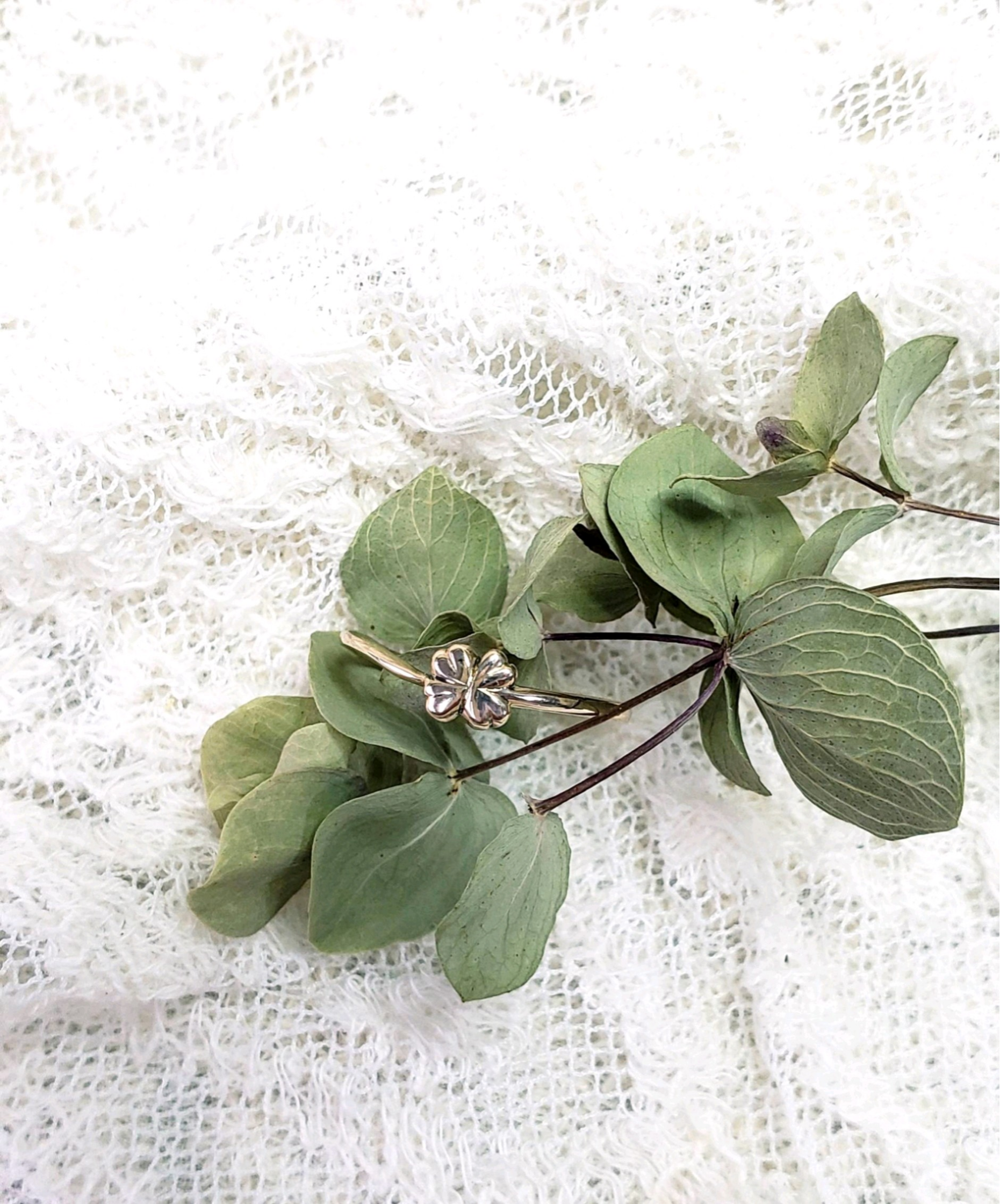 k10小さいクローバーのリング