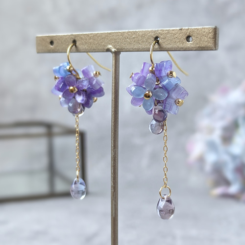 雨上がりの揺れる紫陽花ピアス/イヤリング アジサイ ピアス（フック