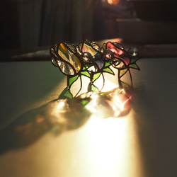 「宝石みたいなバラのつぼみ・黄色」ステンドグラス・アンティークガラス・窓辺にちょこんとシリーズ 2枚目の画像