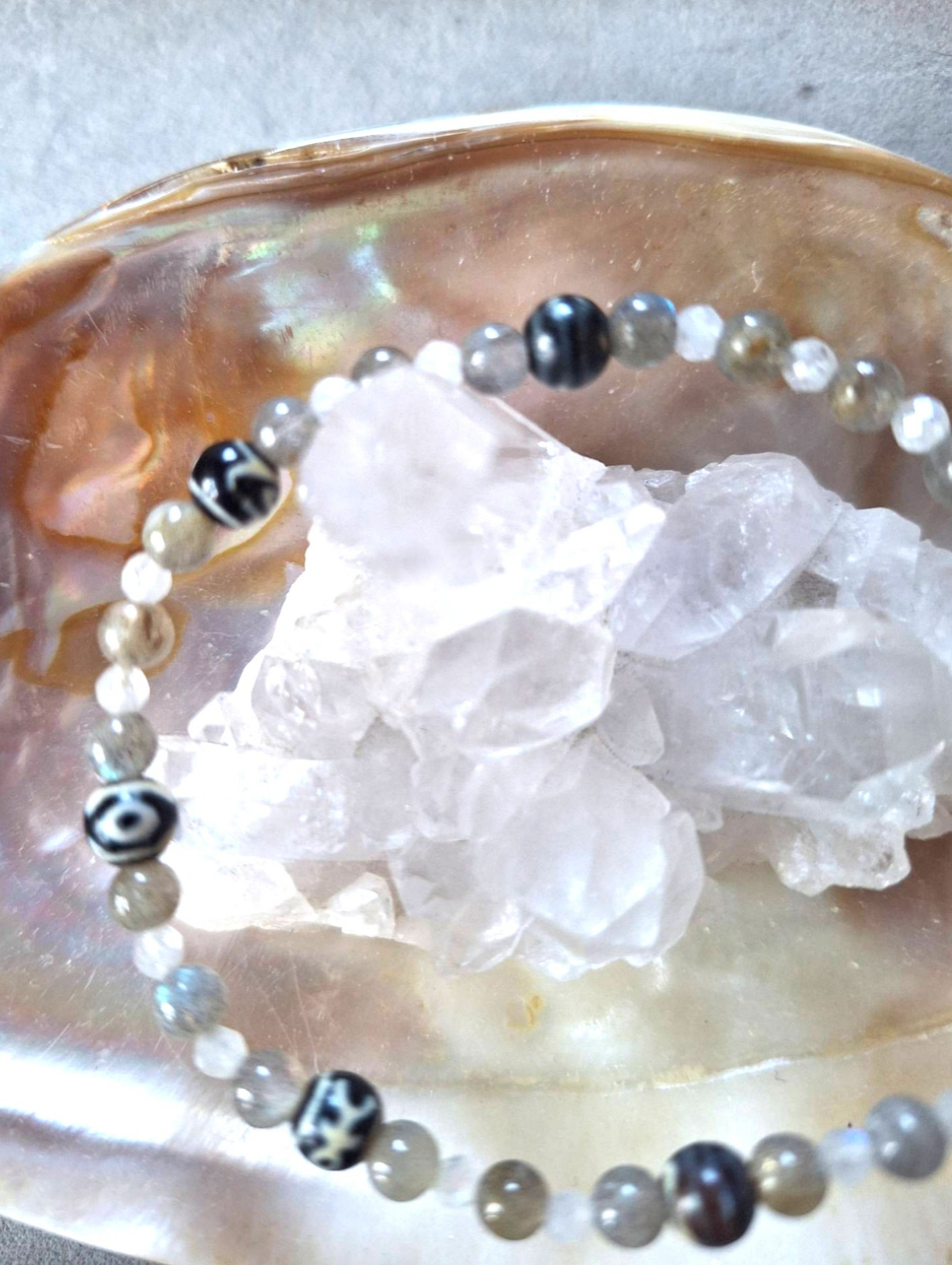 1点物‼️龍神さんの周りに小さな天珠さんの集まり‼️ 龍神天珠さんのブレスレット