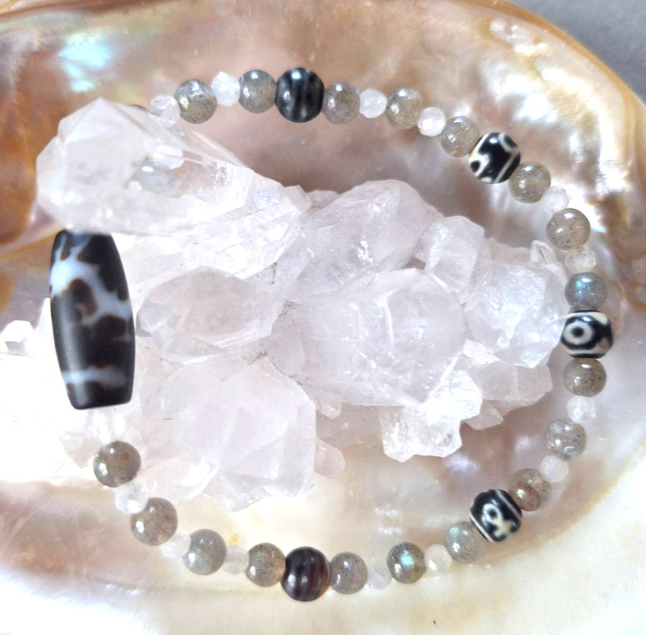 1点物‼️龍神さんの周りに小さな天珠さんの集まり‼️ 龍神天珠さんのブレスレット