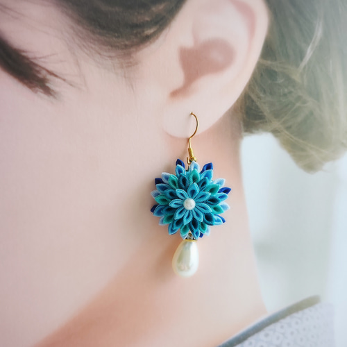 蒼い風・・・夏 青系 つまみ細工 ピアス・イヤリング （ゴールド系