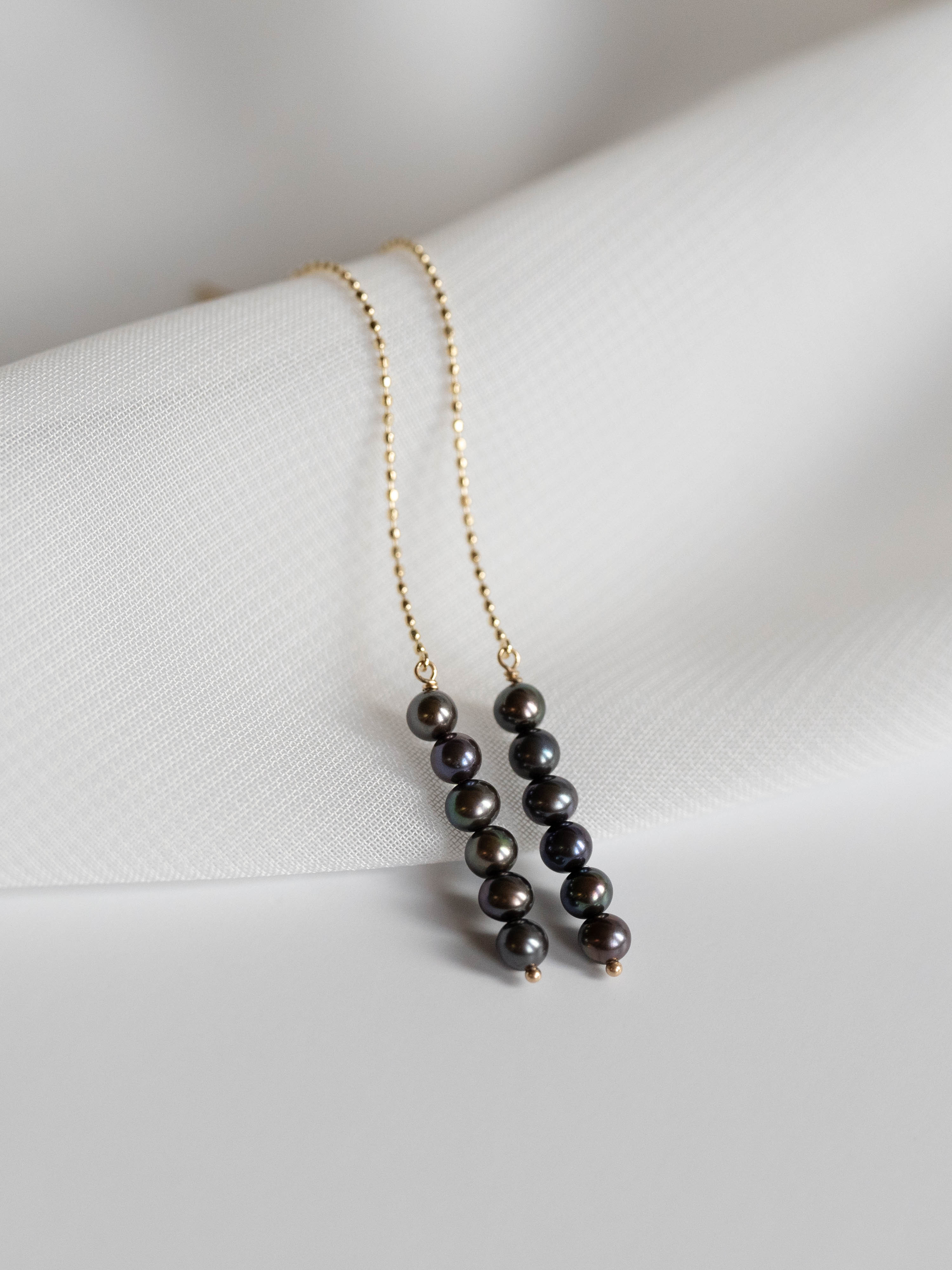 K10ブラックパール ライン セミラウンド アメリカンチェーンピアス