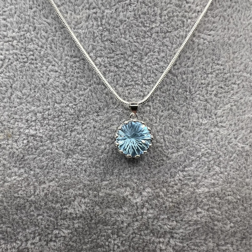 天然石　スカイブルートパーズ　菊花カット(特殊カット)  ネックレス 天然石 スカイブルートパーズ 菊花カット(特殊カット