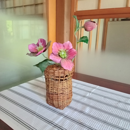 あけびの籠花入れ 一輪挿し・花瓶・花器 花結び 通販 17815961｜Creema