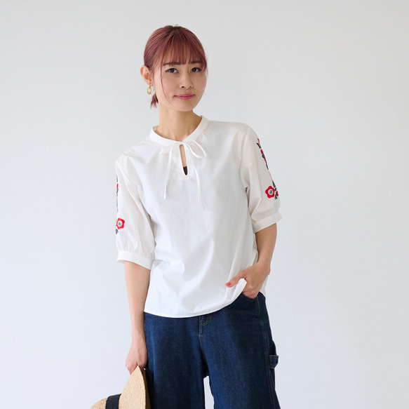 Morinogakko 民族風半袖花卉刺繡襯衫（白色） 第3張的照片