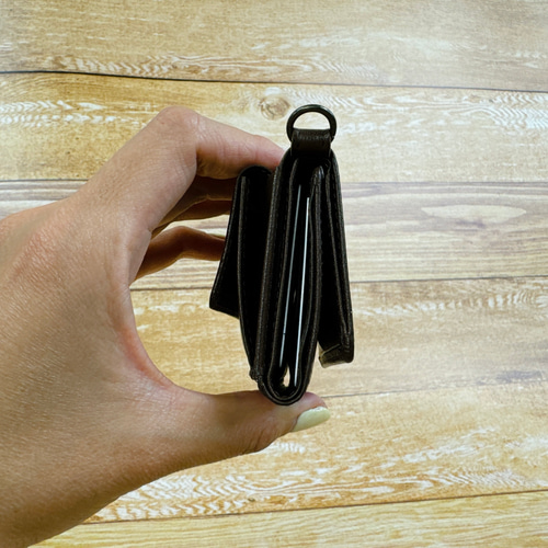 薄くて使いやすいコンパクトな三つ折り財布 ダークブラウン 三つ折り