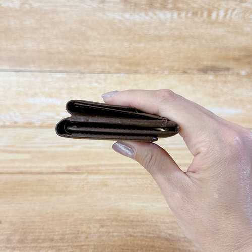 薄くて使いやすいコンパクトな三つ折り財布 ダークブラウン 三つ折り
