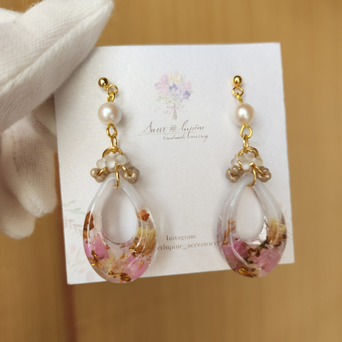 ピンク♡】フラワーレジンフープと雫プックリ水中花イヤリング/ピアス