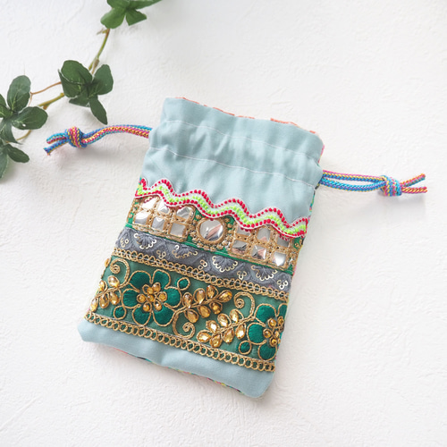 限定1点】インド刺繍リボンの小さめ巾着ポーチ（インドリボン