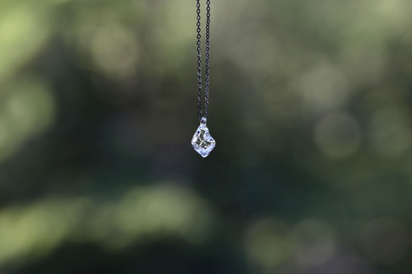 【ｻｰｼﾞｶﾙｽﾃﾝﾚｽ】-Ice- プチｻｲｽﾞ こぼれないアロマペンダント 1枚目の画像