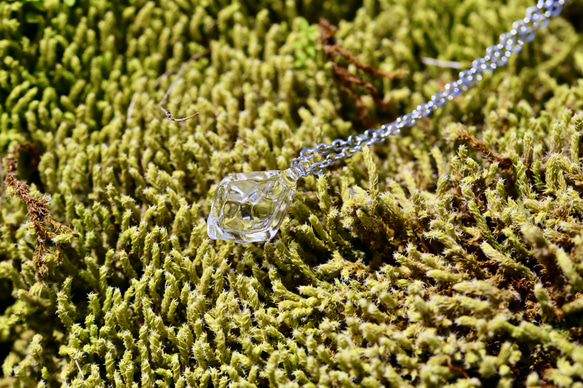 【ｻｰｼﾞｶﾙｽﾃﾝﾚｽ】-Ice- プチｻｲｽﾞ こぼれないアロマペンダント 3枚目の画像