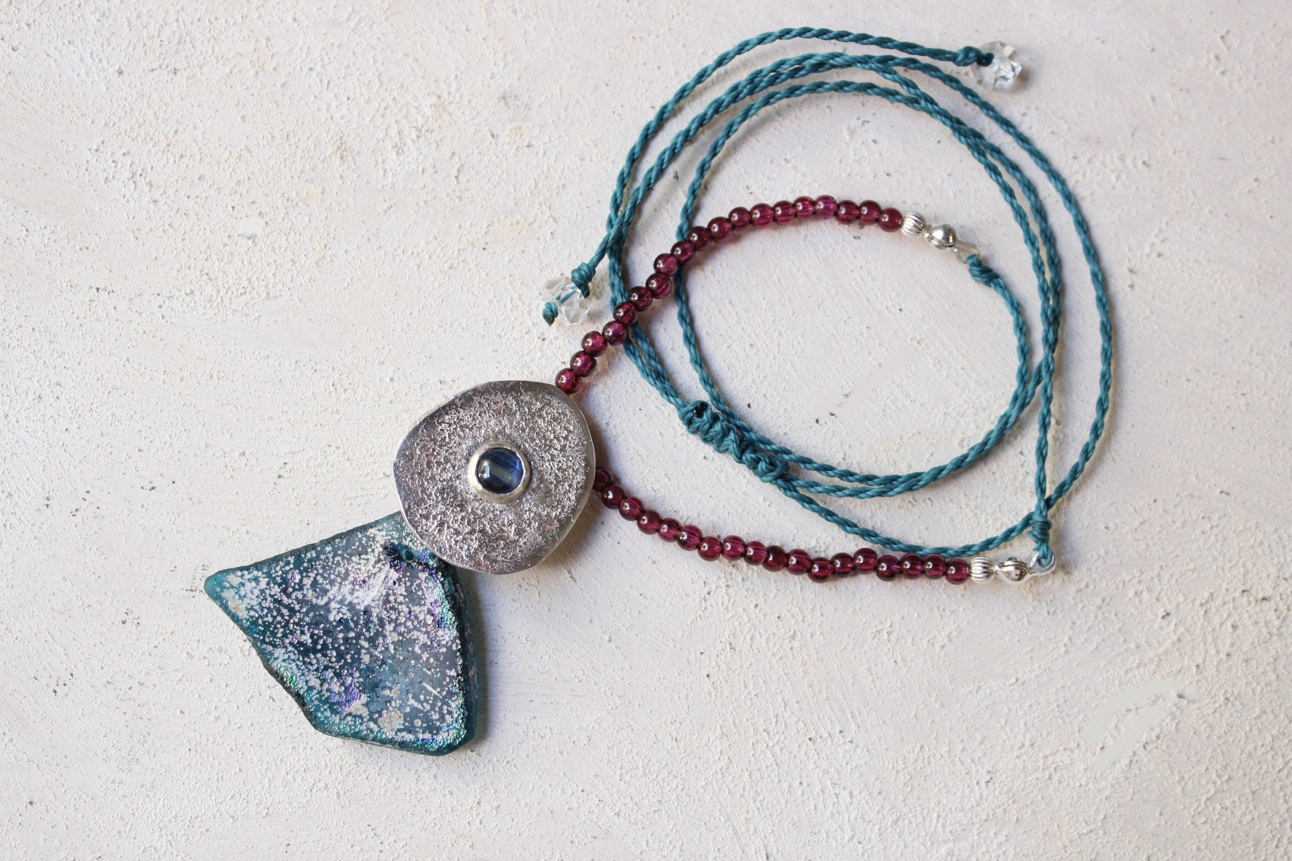 ローマングラスとカイヤナイトのネックレス　silver/azur