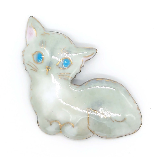 香箱座り風の猫の七宝焼ブローチ【受注制作】 ブローチ アンクル