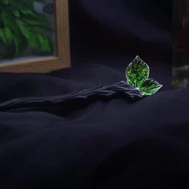 ハンドメイド かんざし 緑の葉 手作り 木簪 紫檀 樹脂 マジェステ 和装髪飾り ヘアアクセサリー 誕生日 周年記念 11,544円