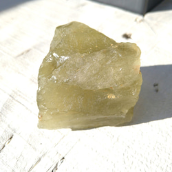 天然未加工 大サイズ リビアングラス（ゴールデンテクタイト）原石