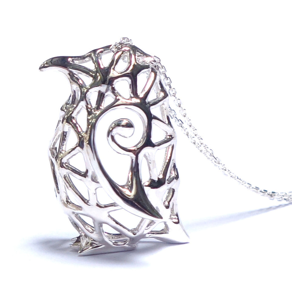 銀のペンギン・ペンダントSV925【PioParakee】silver penguin pendant 1枚目の画像