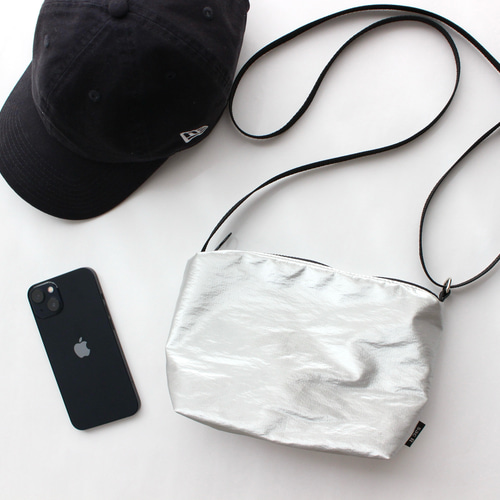 light &mini ショルダーバッグ・シルバー /サコッシュ light &mini ショルダーバッグ・シルバー /サコッシュ