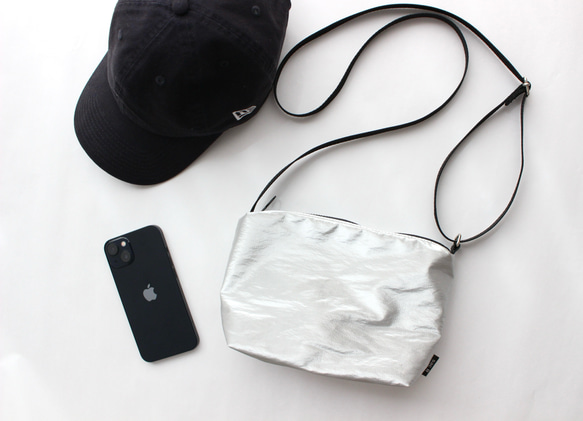 light &mini ショルダーバッグ・シルバー /サコッシュ